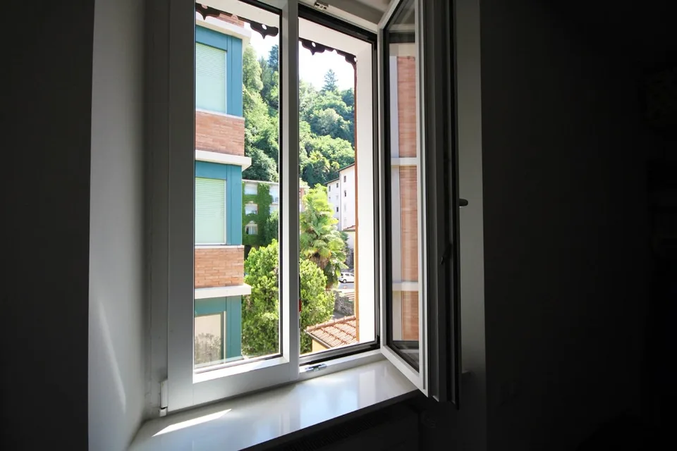 Moderno appartamento arredato di 2.5 locali a due passi dal lago