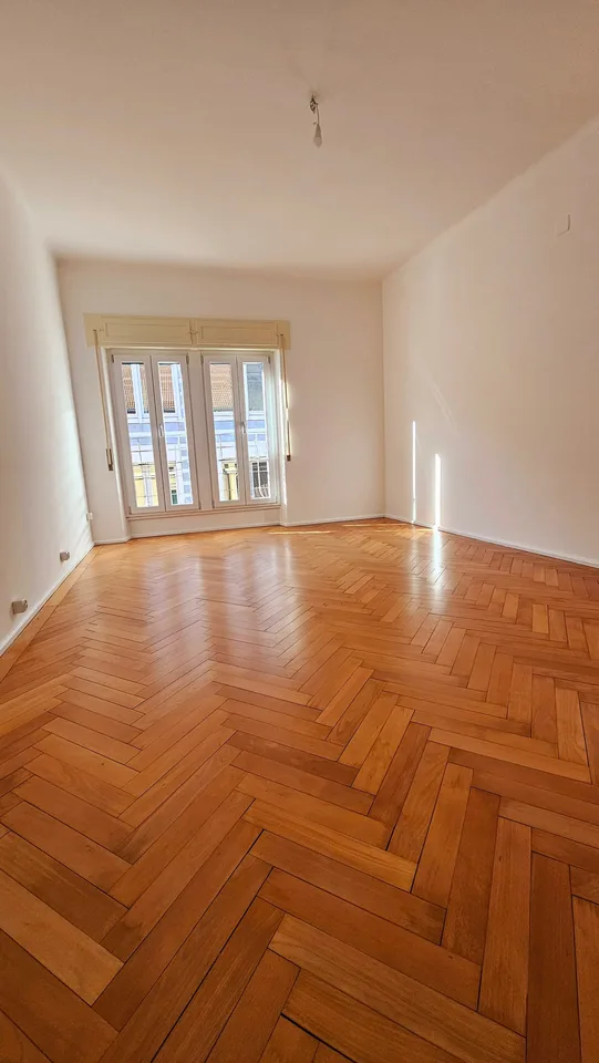 AMPIO E LUMINOSO 4 LOCALI IN POSIZIONE STRATEGICA
