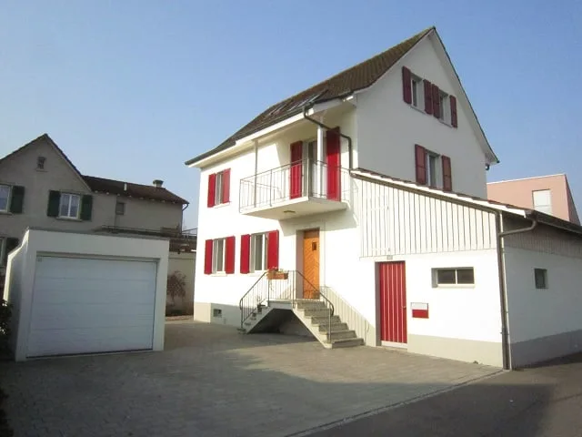 5-Zimmer-Einfamilienhaus 180 m2 im Dorfkern Therwil nähe ÖV