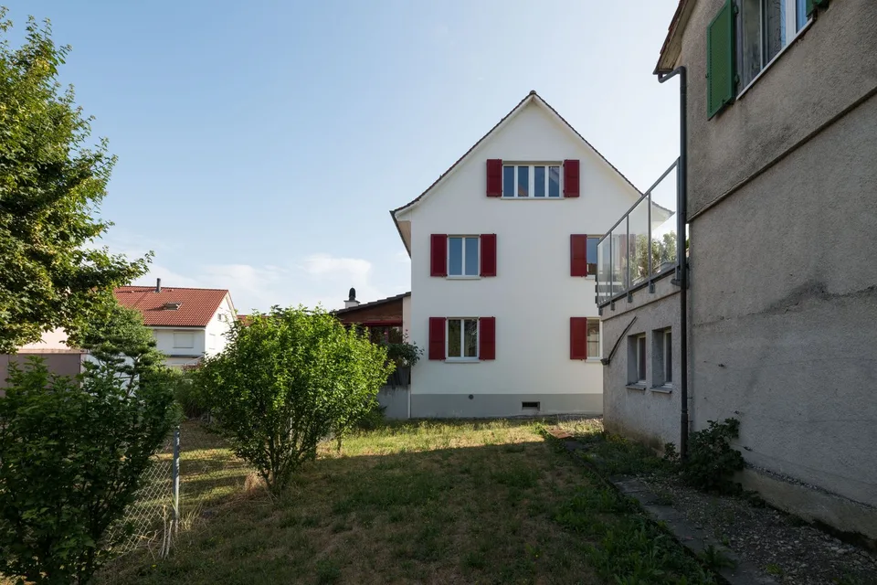 Maison unifamiliale 5 pièces 180 m2 dans le centre du village de Therwil près des transports en commun