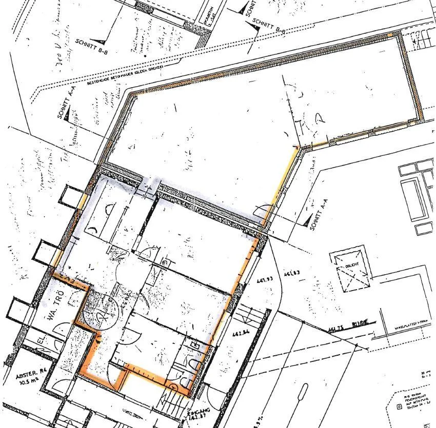 Espaces généreux avec cour intérieure verte