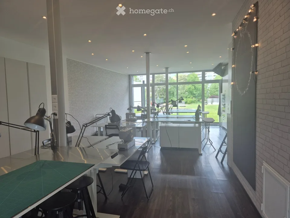 Laboratorio polivalente di 100 m² in affitto a Grand-Lancy – Disponibile dal 15 agosto