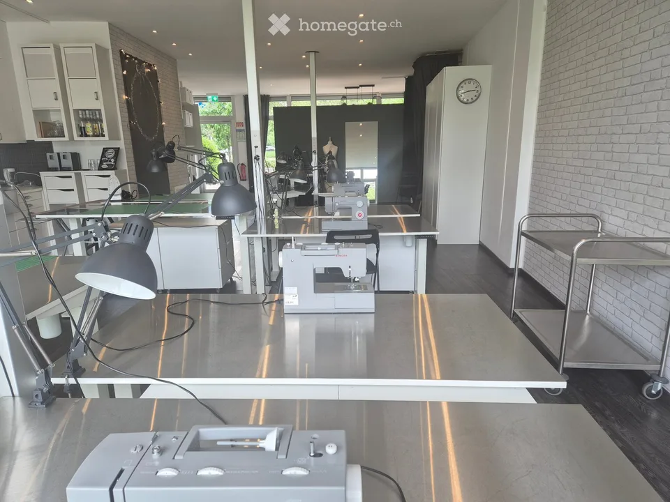 Laboratorio polivalente di 100 m² in affitto a Grand-Lancy – Disponibile dal 15 agosto