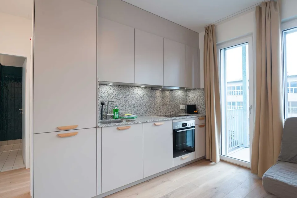 Moderne, frisch renovierte 2 Zimmer Wohnungen mit Balkon