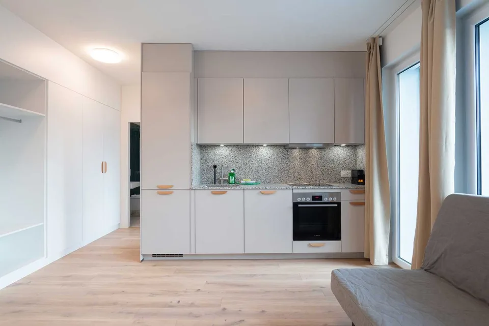 Moderne, frisch renovierte 2 Zimmer Wohnungen mit Balkon