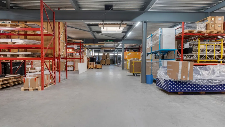 Repräsentative Liegenschaft für Gewerbe, Logistik und Büro