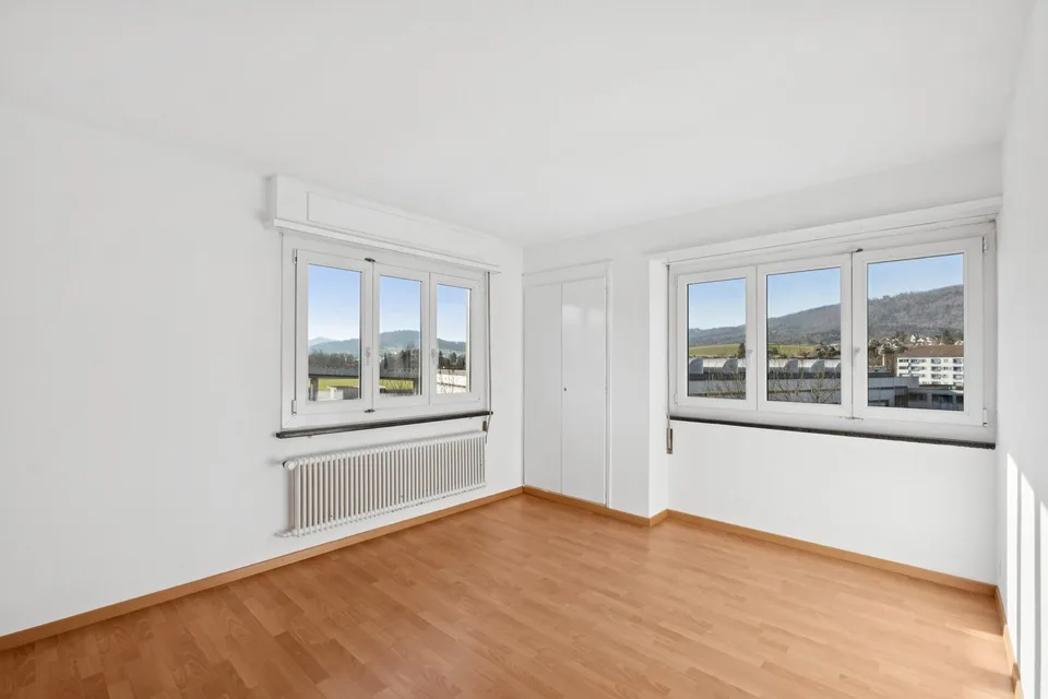 Erster Mietmonat kostenlos! Schönes und geräumiges 3.5-Zimmer-Apartment zur Miete !!!