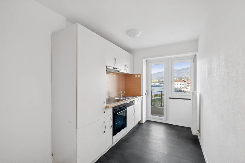 Erster Mietmonat kostenlos! Schönes und geräumiges 3.5-Zimmer-Apartment zur Miete !!!