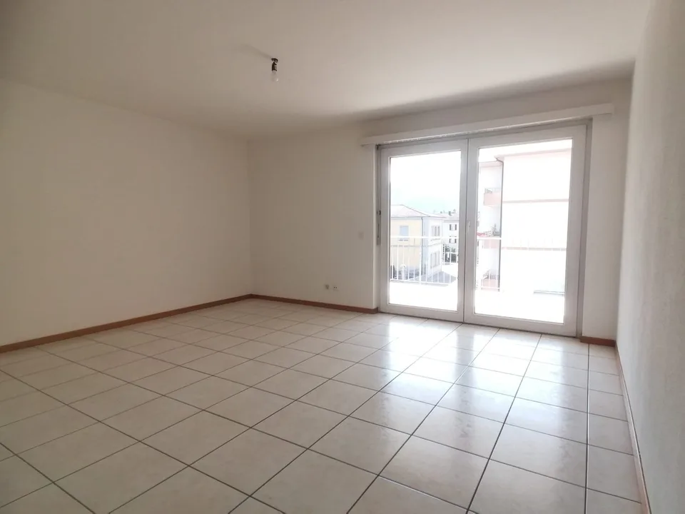 2 pièces avec balcon à Caslano à louer