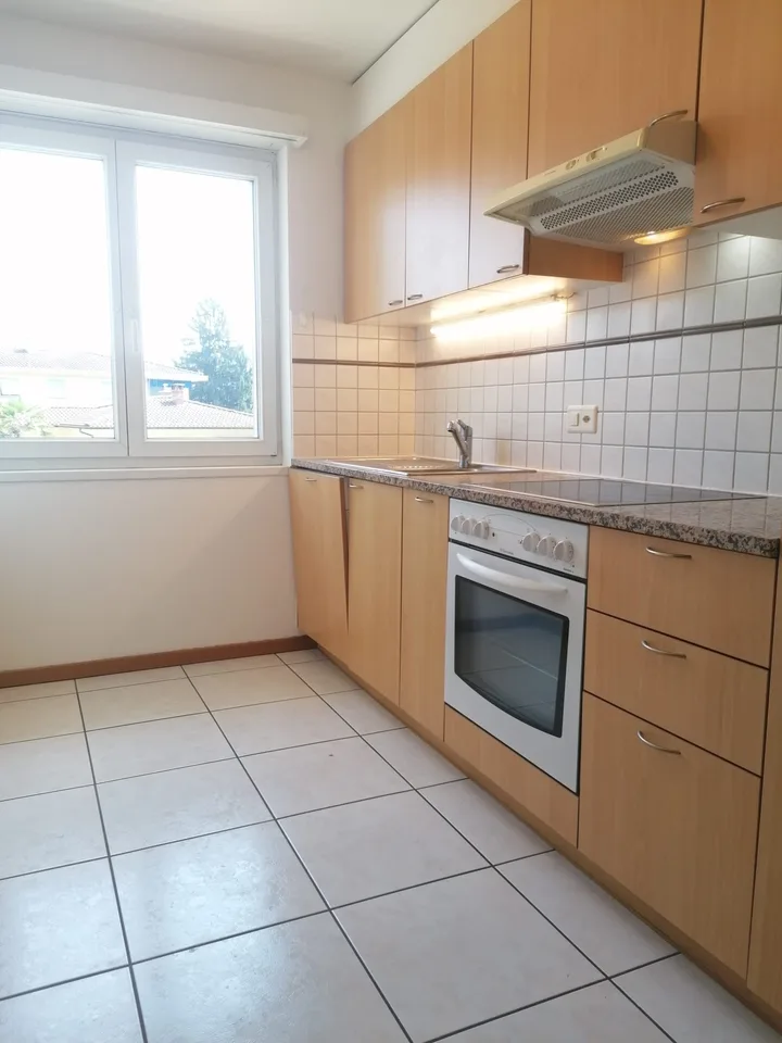 2 pièces avec balcon à Caslano à louer