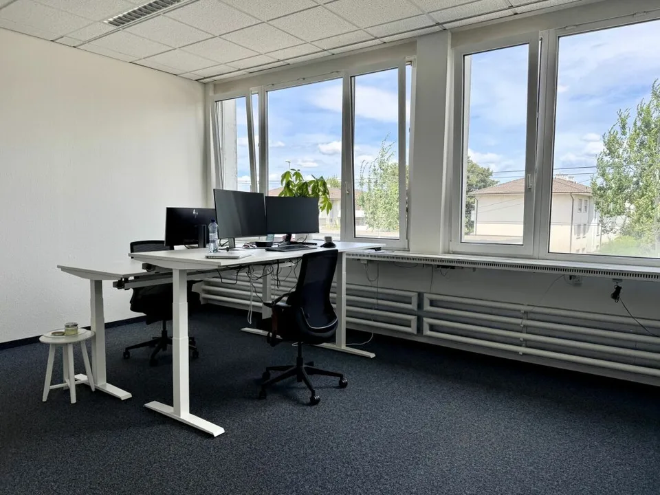 130 m² Büroräumlichkeit inkl. Parkplätze zu Vermieten