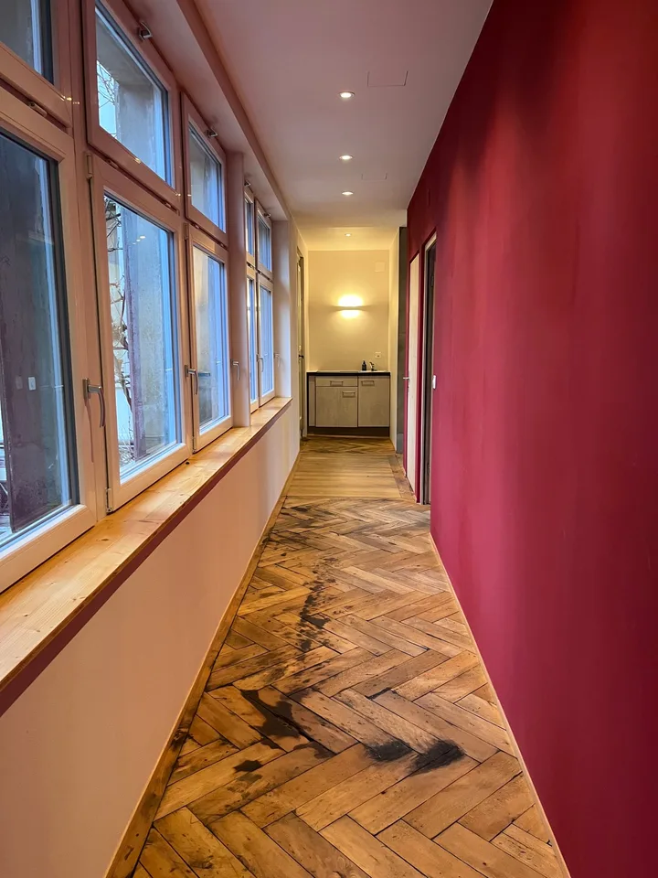 Renovated commercial space in top location in Biel – ideal for salon, practice, or office – photo 8 of 8