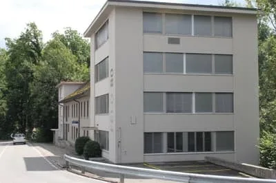 Büro, Praxis, Lagerräume, Parkplätze verfügbar
