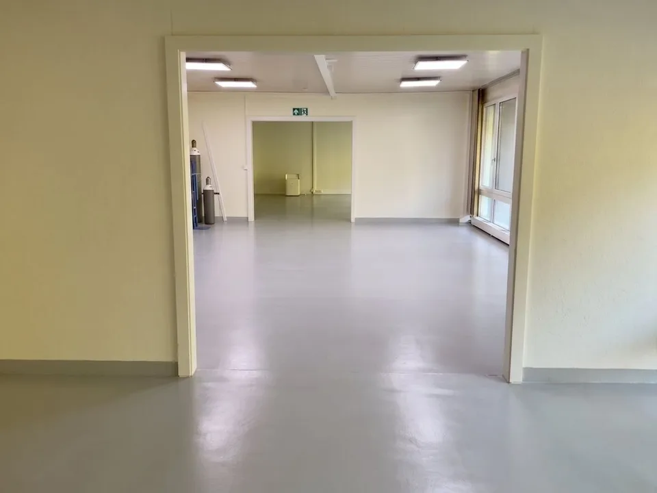 Spazi commerciali attraenti tra Zurigo e Zug - utilizzo flessibile