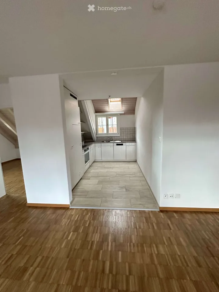 Grosszügige 5.5-Zimmer-Dachwohnung in Buchs ZH