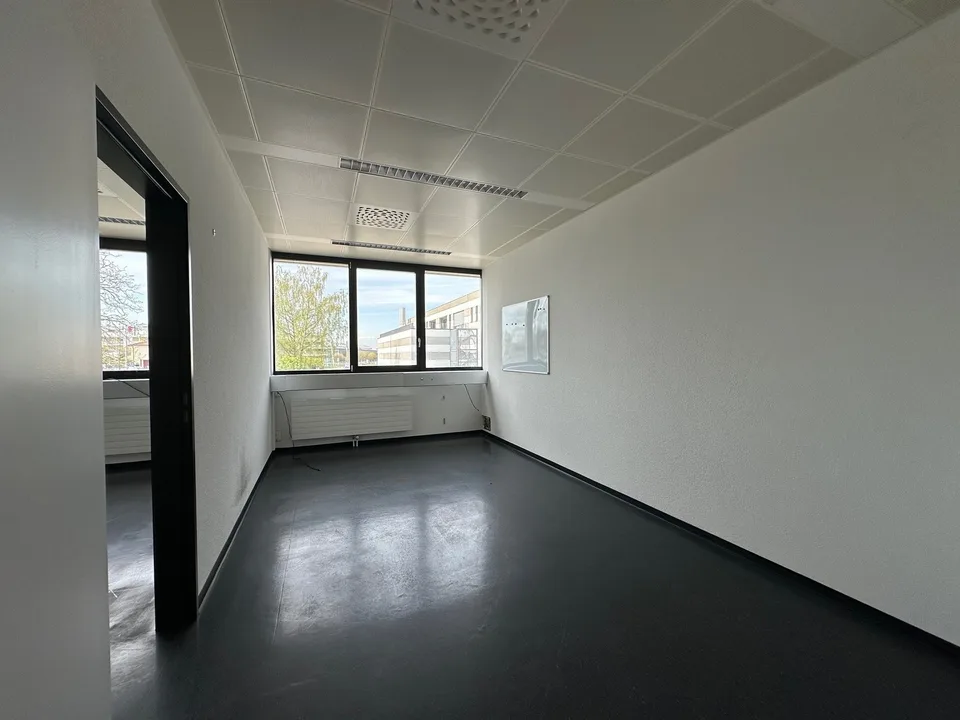 172 m2 di spazio ufficio/commerciale in una posizione attraente ad Arbon