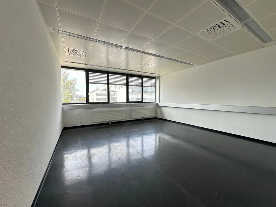 172 m2 di spazio ufficio/commerciale in una posizione attraente ad Arbon