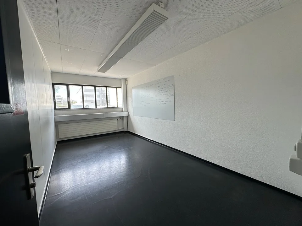 172 m2 di spazio ufficio/commerciale in una posizione attraente ad Arbon