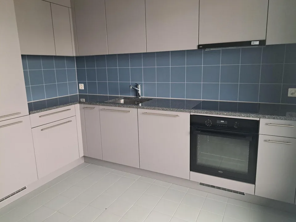 APPARTEMENT RENOVE AVEC BALCON ET ASCENSEUR