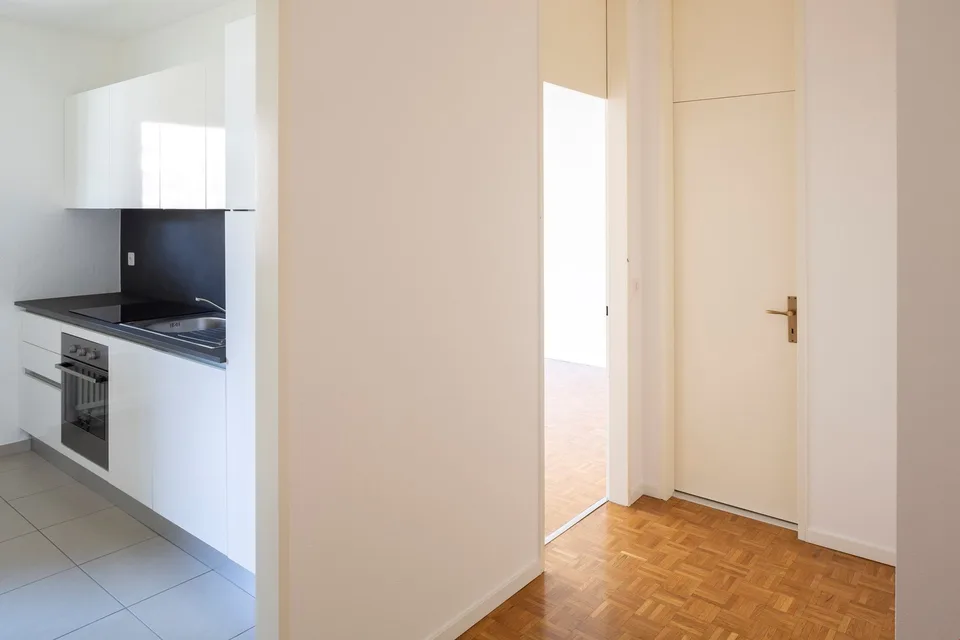 Suchst du eine schöne 2.5-Zimmer-Wohnung in Giubiasco, umgeben von Grün? – Foto 10 von 14