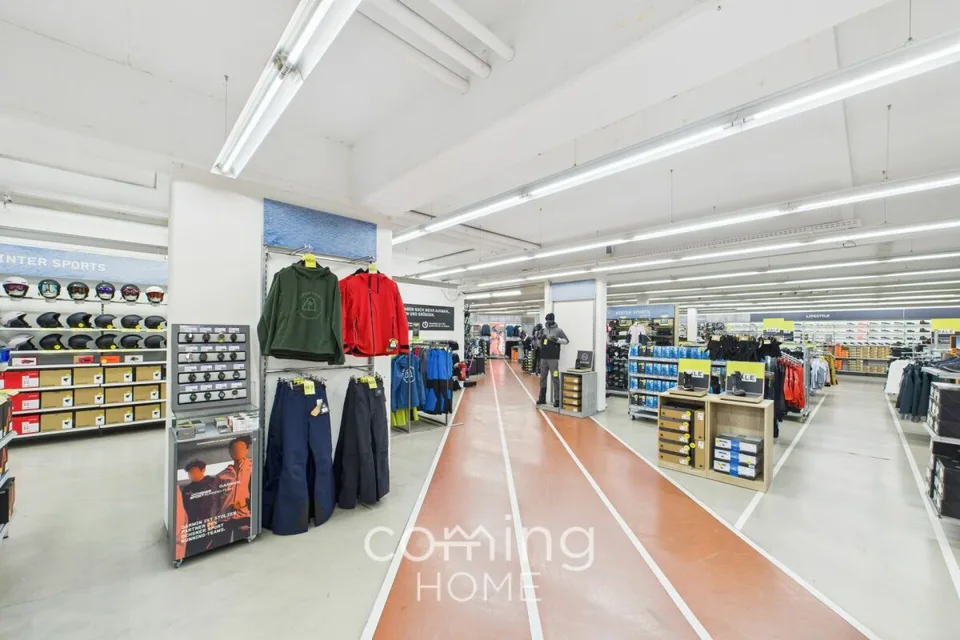 Spazio commerciale in affitto a Visp - centrale, flessibile e con parcheggi