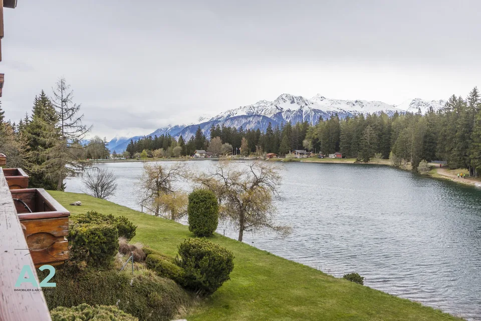 MAGNIFIQUE APPARTEMENT AU BORD DU LAC DE LA MOUBRA