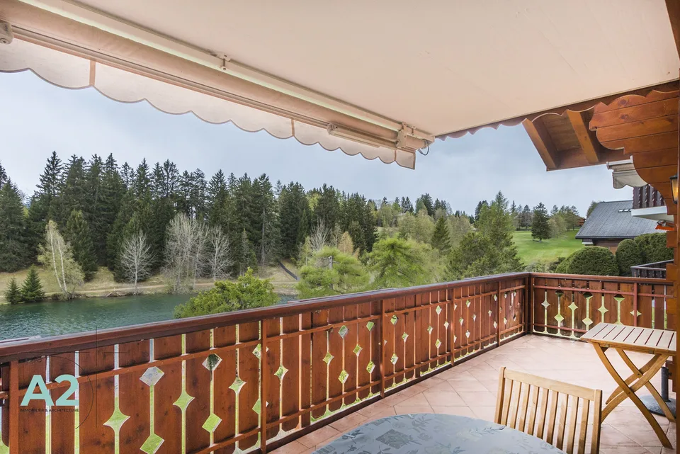 MAGNIFIQUE APPARTEMENT AU BORD DU LAC DE LA MOUBRA