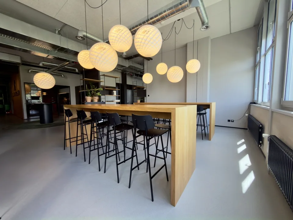 Espaces de bureau meublés de luxe dans un emplacement parfait – photo 7 sur 13