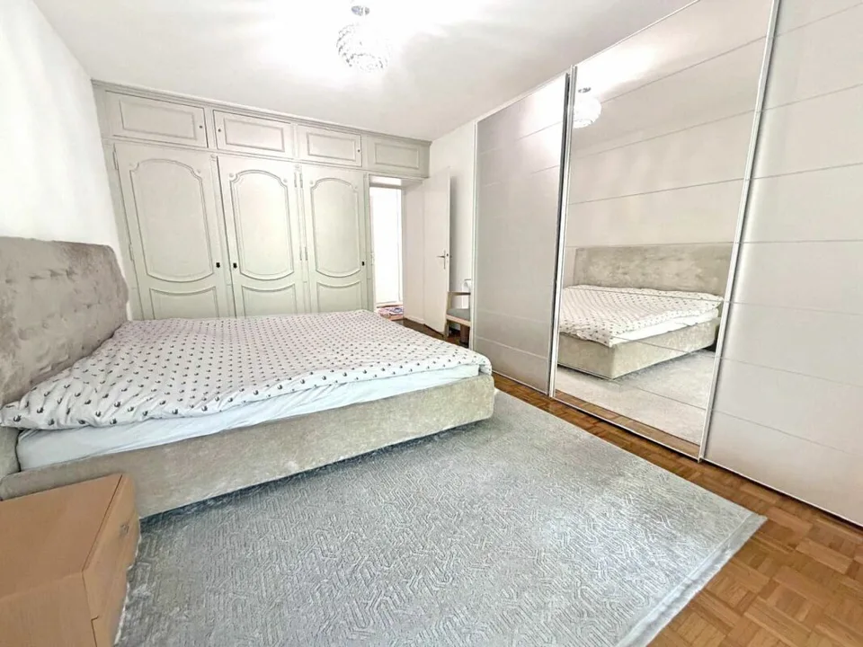 Beautiful spacious apartment with two balconies – photo 15 of 19