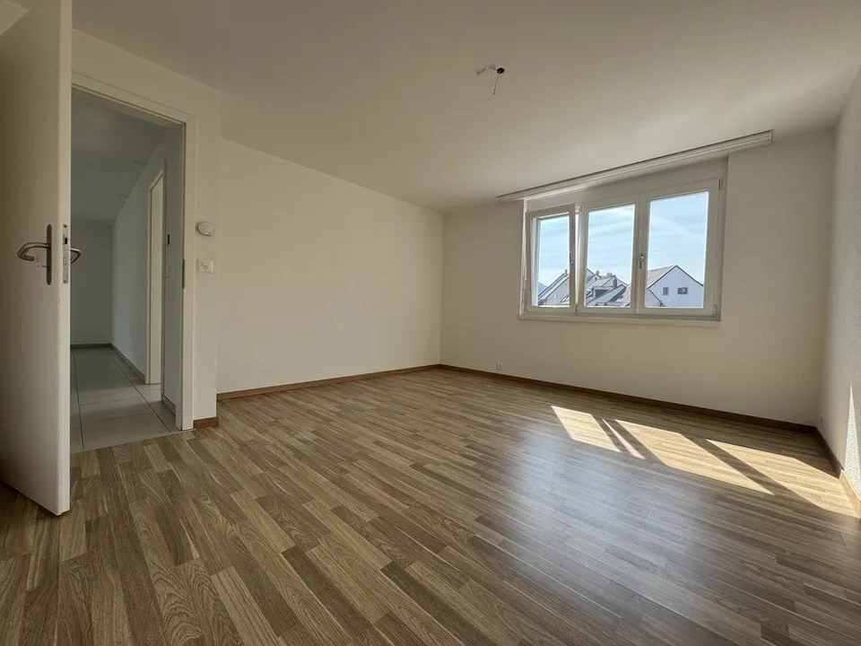 GEMÜTLICHE 4.5 ZIMMER-WOHNUNG IN BUBENDORF