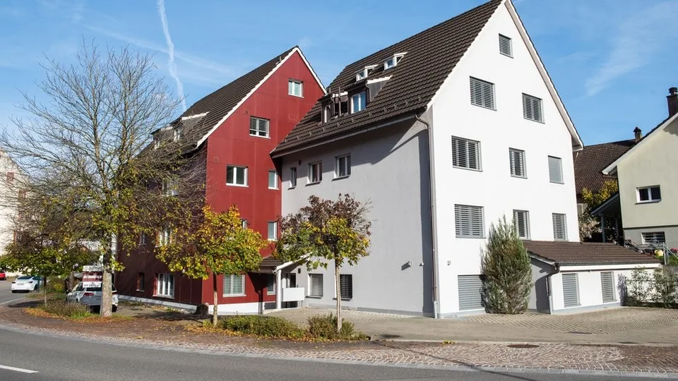 GEMÜTLICHE 4.5 ZIMMER-WOHNUNG IN BUBENDORF