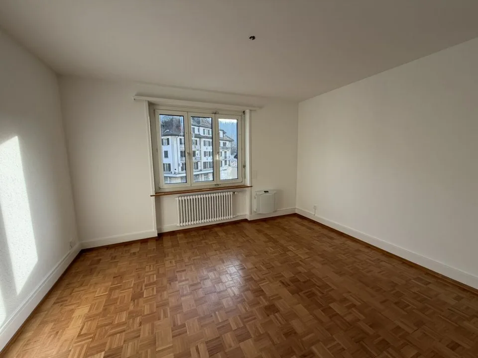 Schönes Apartment mit 4.5 Zimmern im 2. Stock