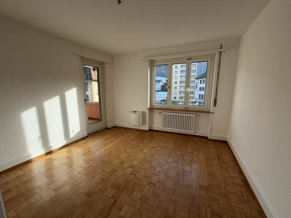 Schönes Apartment mit 4.5 Zimmern im 2. Stock