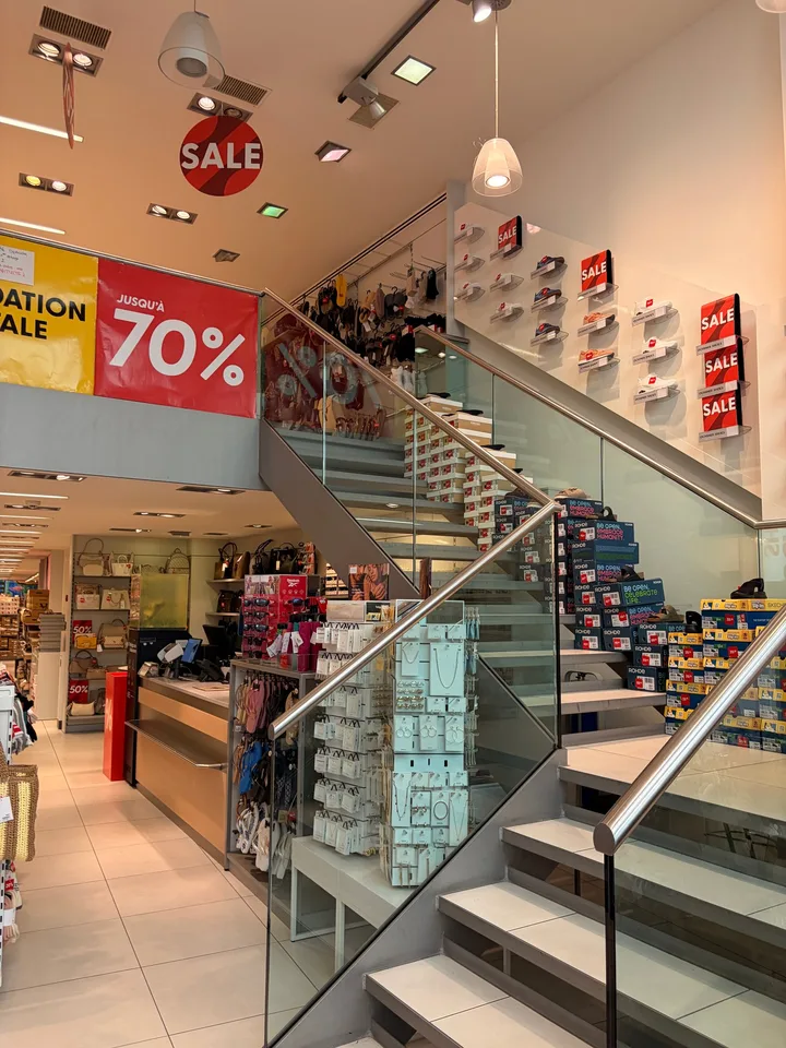 Local commercial exceptionnel de ca. 377m² au cœur de Lausanne – Rue Saint-François 2 – Foto 6 von 7