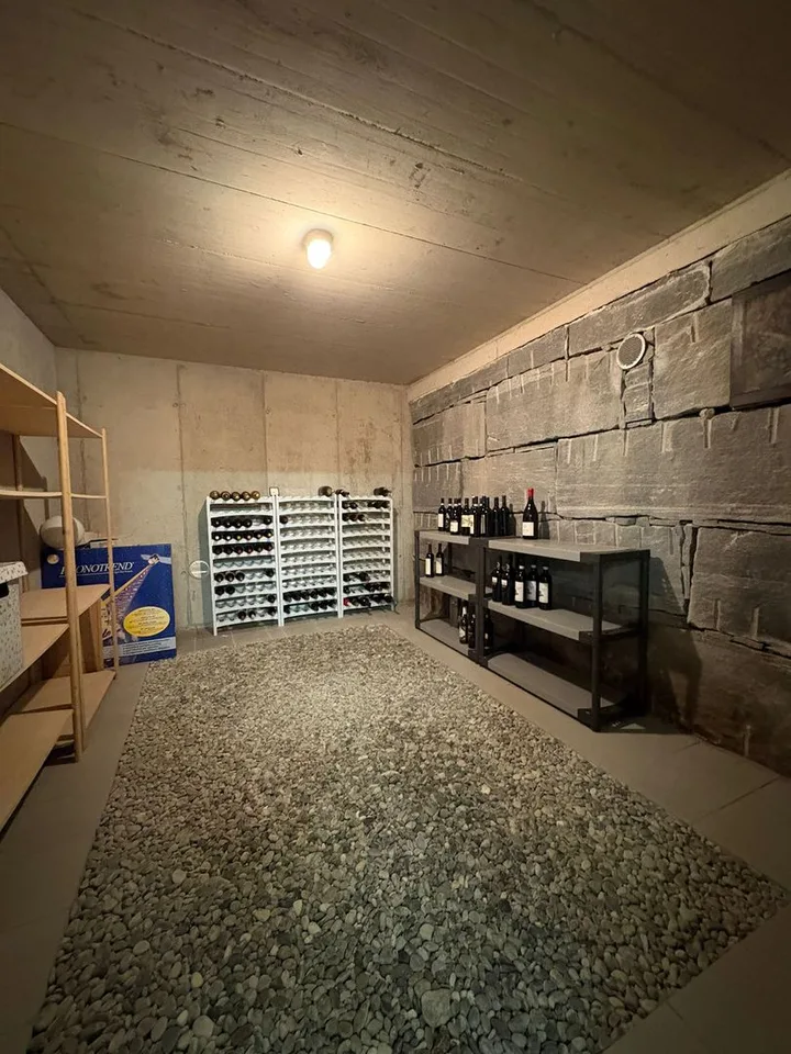 Casa unifamiliare con ampio giardino in posizione tranquilla a Grono – foto 13 di 13