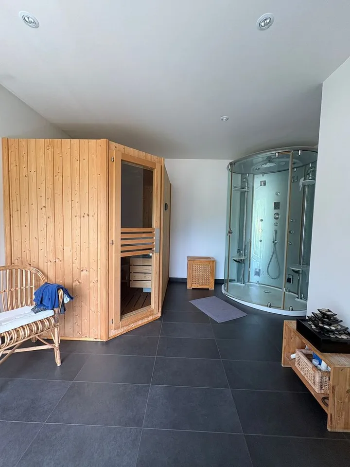 Casa unifamiliare con ampio giardino in posizione tranquilla a Grono – foto 10 di 13