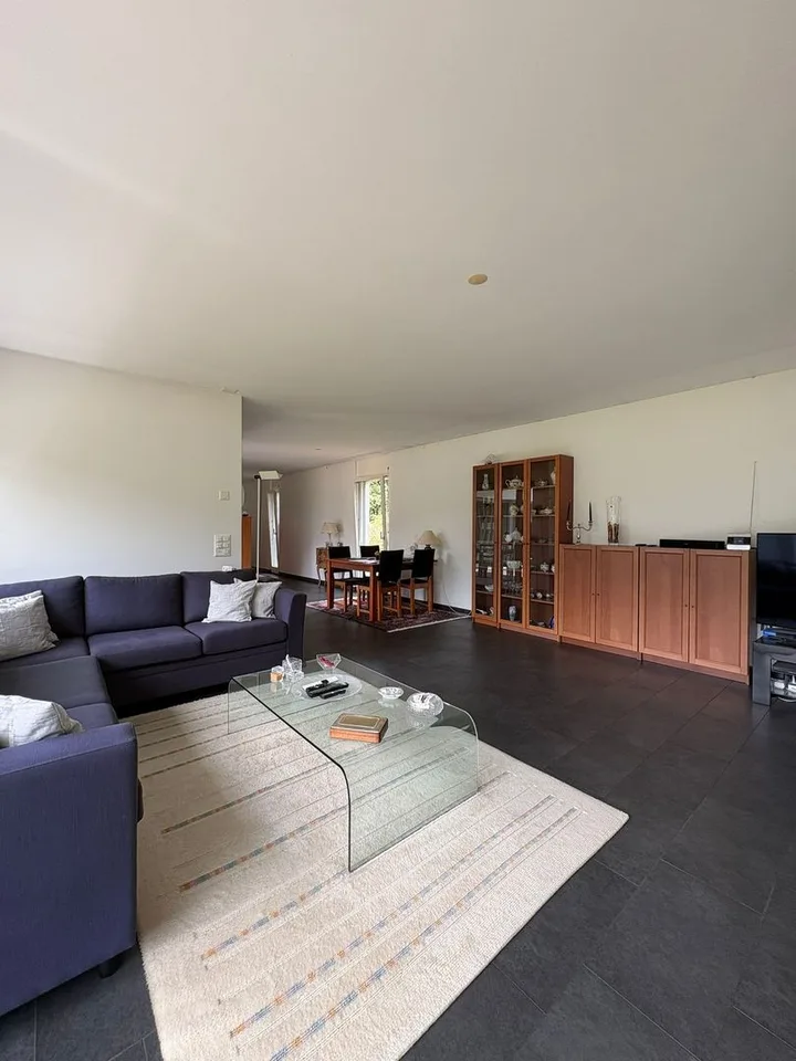 Casa unifamiliare con ampio giardino in posizione tranquilla a Grono – foto 6 di 13