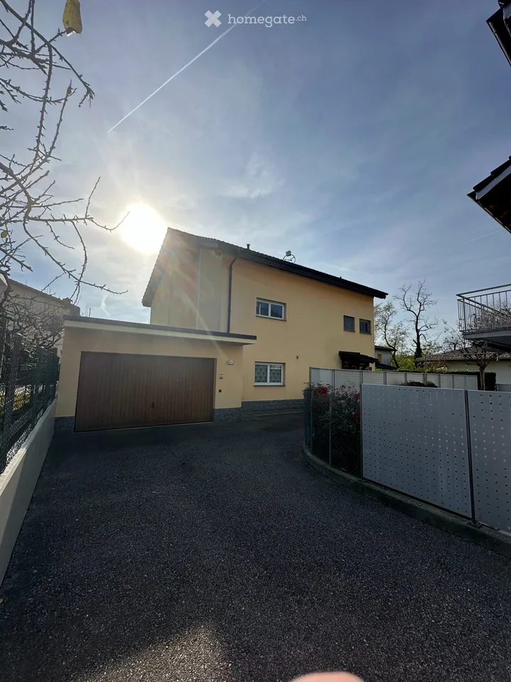 Casa unifamiliare con giardino