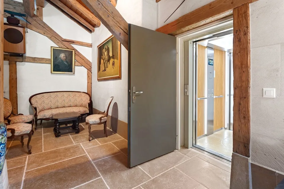 Unique! Magnificent estate in the heart of a green park – photo 8 of 13