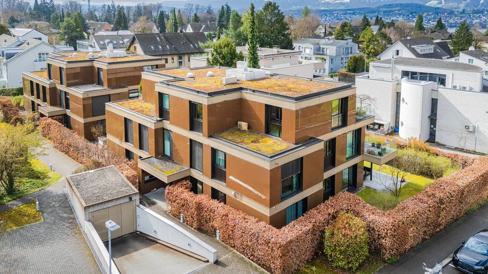 4.5-Zimmer-Gartenwohnung mit grosszügigen Nebenräumen in Zollikon