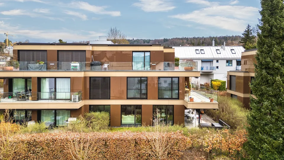 4.5-Zimmer-Gartenwohnung mit grosszügigen Nebenräumen in Zollikon