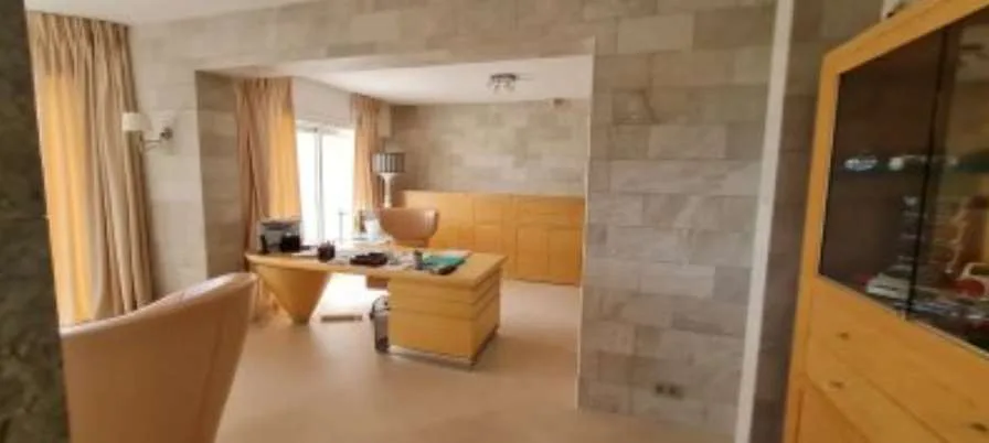 Mougins in un prestigioso golf club, lussuosa villa