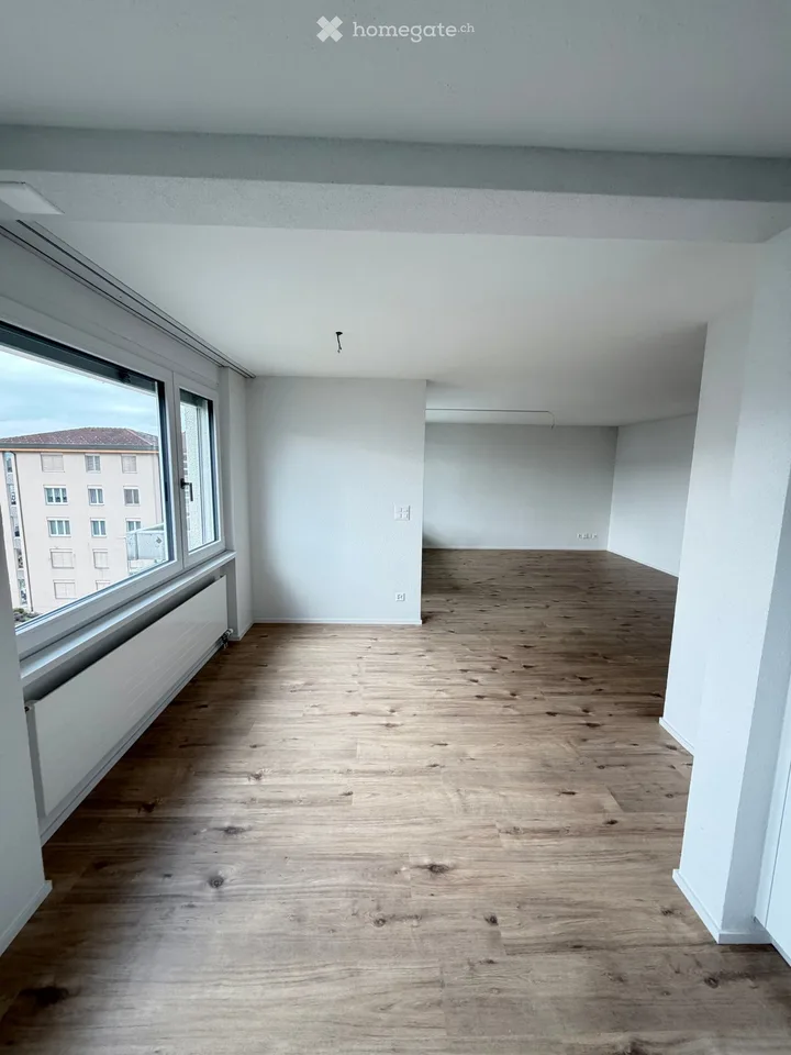 Moderne totalsanierte 5.5-Zimmer-Wohnung mit Balkon und Garage in Böttstein