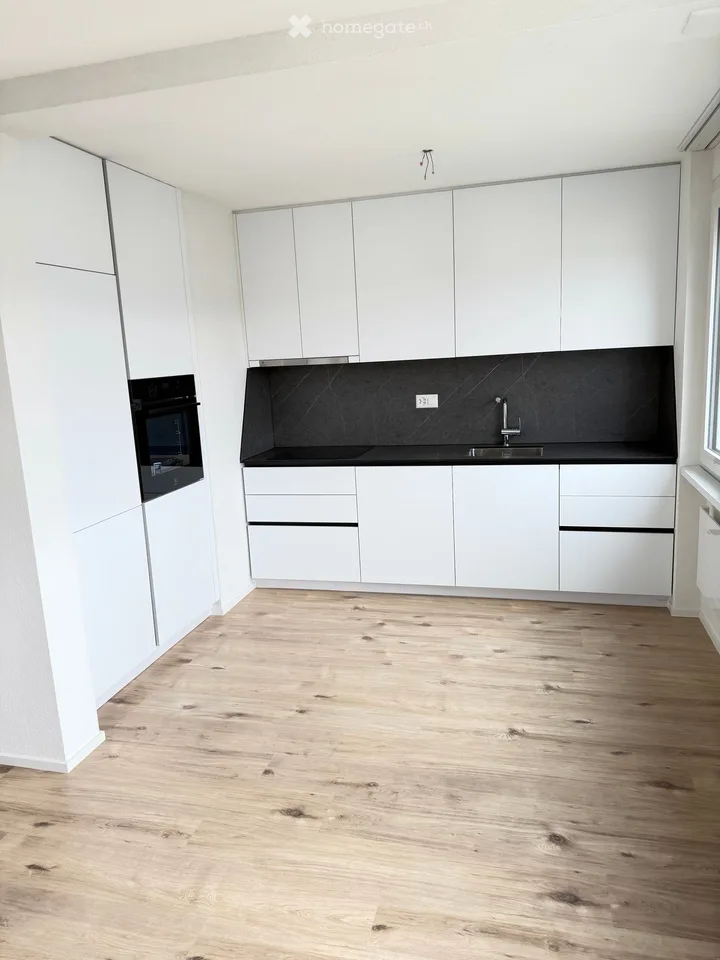 Moderne totalsanierte 5.5-Zimmer-Wohnung mit Balkon und Garage in Böttstein
