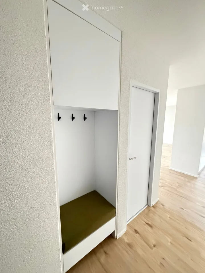 Moderne totalsanierte 5.5-Zimmer-Wohnung mit Balkon und Garage in Böttstein