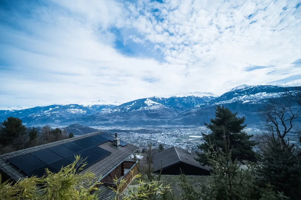 Charmantes Alpenchalet mit atemberaubendem Bergpanorama – Foto 13 von 14