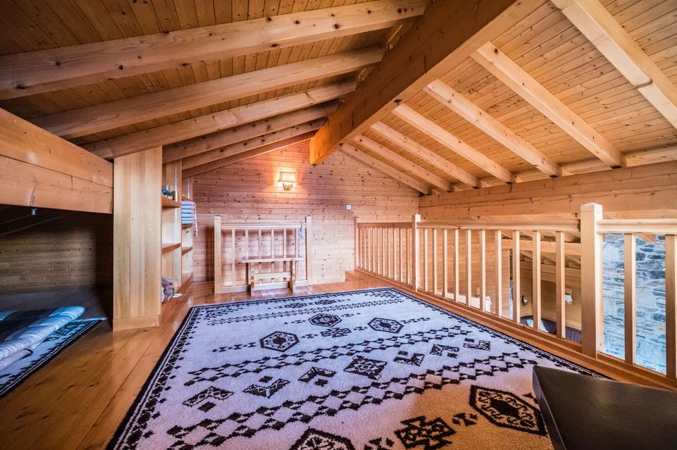 Charmantes Alpenchalet mit atemberaubendem Bergpanorama – Foto 7 von 14