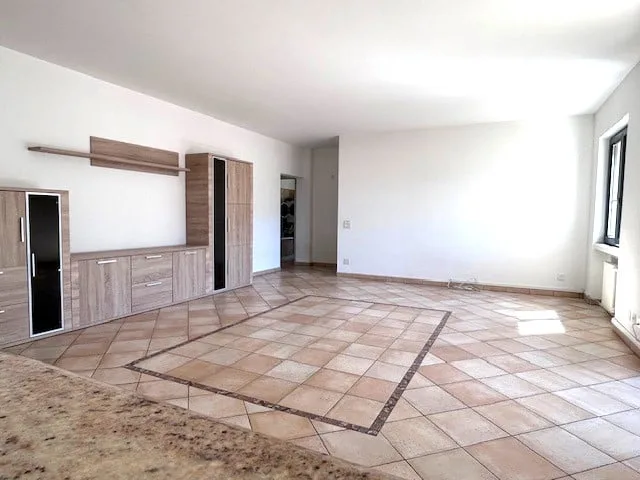 Grande appartement 4 ½ pièces à Giubiasco dans un quartier résidentiel