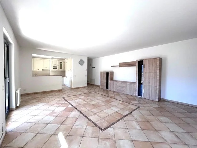 Grande appartement 4 ½ pièces à Giubiasco dans un quartier résidentiel