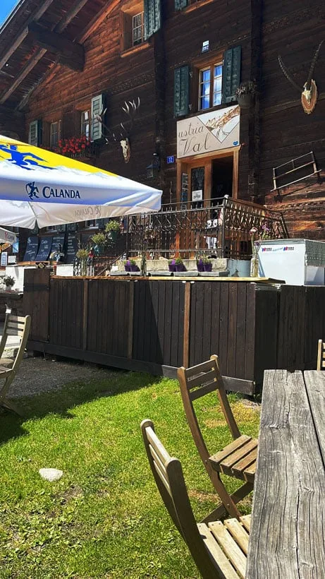 Benvenuto cordiale a Val Sumvitg, nella locanda di montagna "Ustria Val Sumvitg"